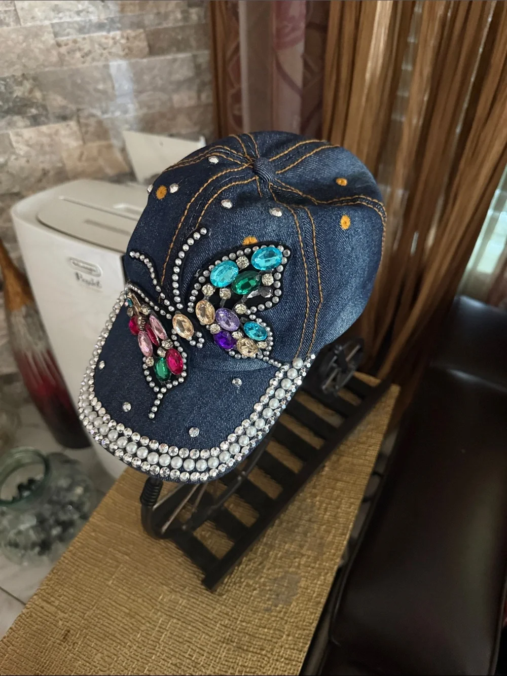 Women’s hat, no brand and like New!!!